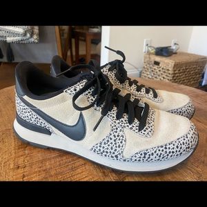Women’s Nike Internationalist size 8.5 shoes